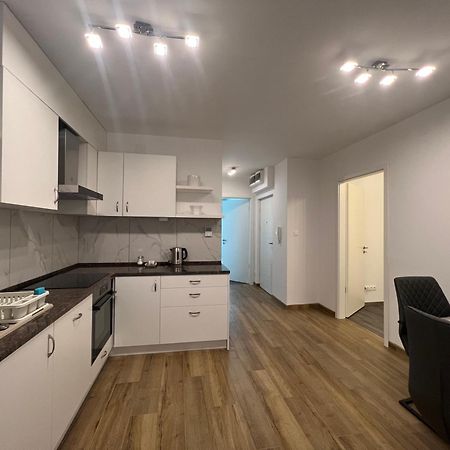 Modern Apartman Сегед Екстер'єр фото